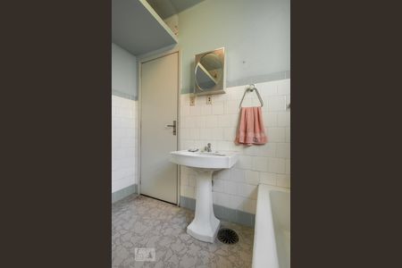 Apartamento à venda com 180m², 4 quartos e sem vaga Apartamento à venda com 180m², 4 quartos e sem vagaBanheiro 1