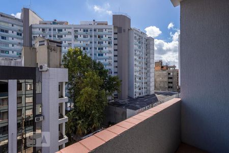 Apartamento à venda com 180m², 4 quartos e sem vaga Apartamento à venda com 180m², 4 quartos e sem vagaVaranda 1