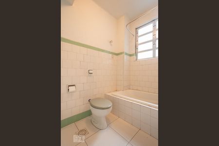 Apartamento à venda com 180m², 4 quartos e sem vaga Apartamento à venda com 180m², 4 quartos e sem vagaBanheiro 2