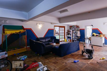 Casa à venda com 220m², 3 quartos e 4 vagas Casa à venda com 220m², 3 quartos e 4 vagasSalão de Festas