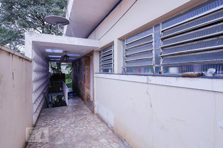 Casa à venda com 220m², 3 quartos e 4 vagas Casa à venda com 220m², 3 quartos e 4 vagasCorredor