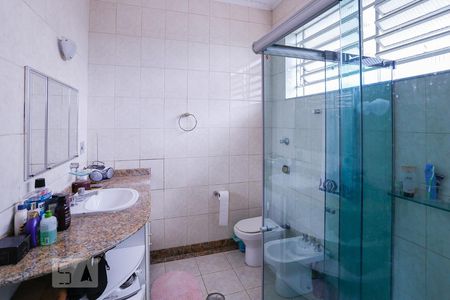 Casa à venda com 220m², 3 quartos e 4 vagas Casa à venda com 220m², 3 quartos e 4 vagasBanheiro Suíte