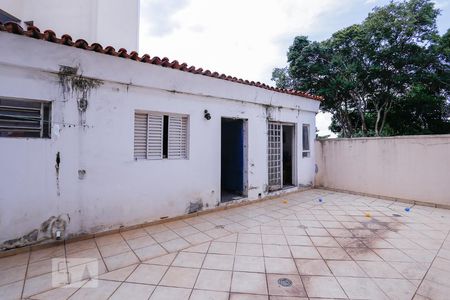 Casa à venda com 220m², 3 quartos e 4 vagas Casa à venda com 220m², 3 quartos e 4 vagasQuintal