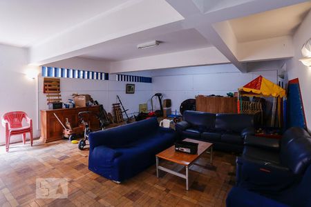 Casa à venda com 220m², 3 quartos e 4 vagas Casa à venda com 220m², 3 quartos e 4 vagasSalão de Festas