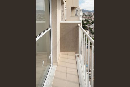 Varanda de apartamento à venda com 3 quartos, 60m² em Del Castilho, Rio de Janeiro