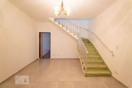 Sala de casa à venda com 3 quartos, 150m² em Vila Santo Estefano, São Paulo