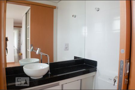 Apartamento à venda com 59m², 2 quartos e 2 vagasBanheiro da Suíte