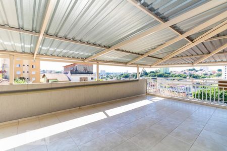 Casa à venda com 180m², 3 quartos e 3 vagas Casa à venda com 180m², 3 quartos e 3 vagasTerraço