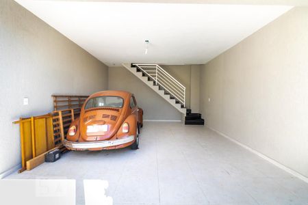 Casa à venda com 180m², 3 quartos e 3 vagas Casa à venda com 180m², 3 quartos e 3 vagasGaragem