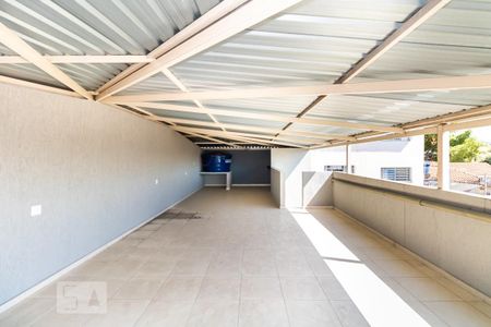 Casa à venda com 180m², 3 quartos e 3 vagas Casa à venda com 180m², 3 quartos e 3 vagasTerraço