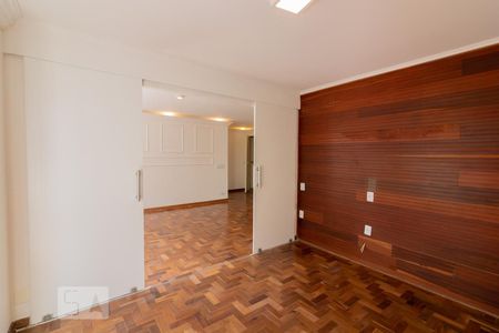 Sala de TV de apartamento para alugar com 2 quartos, 120m² em Itaim Bibi, São Paulo