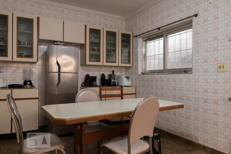 Casa à venda com 232m², 4 quartos e 3 vagasCozinha