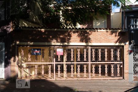 Casa à venda com 232m², 4 quartos e 3 vagasFachada