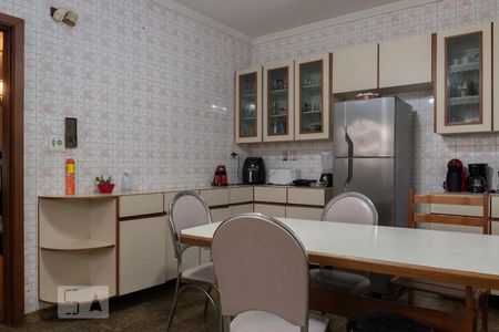 Casa à venda com 232m², 4 quartos e 3 vagasCozinha