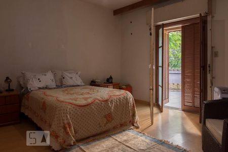 Casa à venda com 232m², 4 quartos e 3 vagasSuíte 3