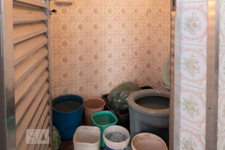 Casa à venda com 232m², 4 quartos e 3 vagasBanheiro de Serviço