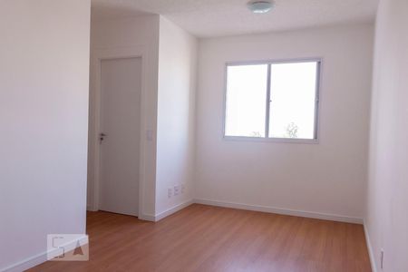 Sala de apartamento para alugar com 2 quartos, 42m² em Jardim Santa Emília, São Paulo