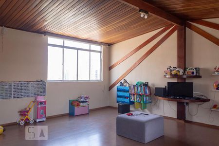 Casa à venda com 180m², 3 quartos e 4 vagasSótão