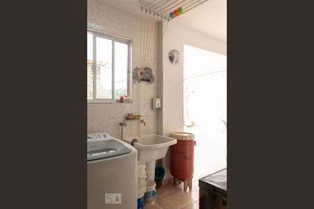 Casa à venda com 180m², 3 quartos e 4 vagasÁrea de Serviço