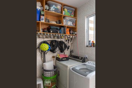 Casa à venda com 180m², 3 quartos e 4 vagasÁrea de Serviço