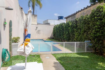 Casa à venda com 180m², 3 quartos e 4 vagasPiscina