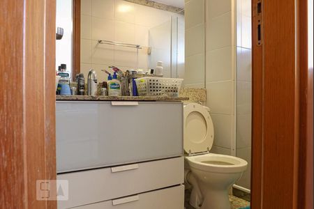 Apartamento à venda com 110m², 4 quartos e 2 vagasBanheiro da Suíte