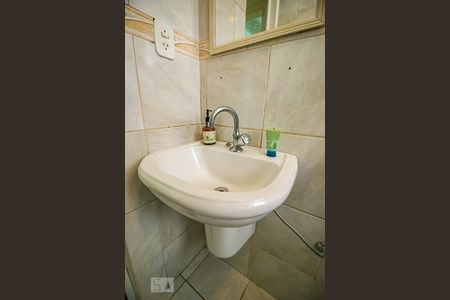 Casa à venda com 90m², 3 quartos e 2 vagas Casa à venda com 90m², 3 quartos e 2 vagasBanheiro