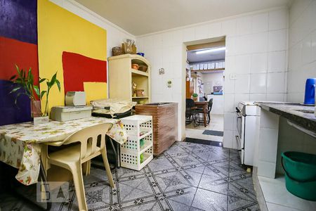 Casa à venda com 90m², 3 quartos e 2 vagas Casa à venda com 90m², 3 quartos e 2 vagasCozinha