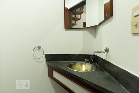 Lavabo de apartamento para alugar com 1 quarto, 30m² em Moema, São Paulo