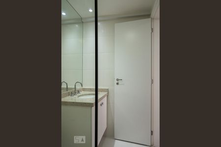 Apartamento à venda com 67m², 2 quartos e 1 vaga Apartamento à venda com 67m², 2 quartos e 1 vagaBanheiro 2