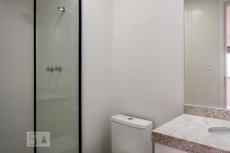 Apartamento à venda com 67m², 2 quartos e 1 vaga Apartamento à venda com 67m², 2 quartos e 1 vagaBanheiro da suíte
