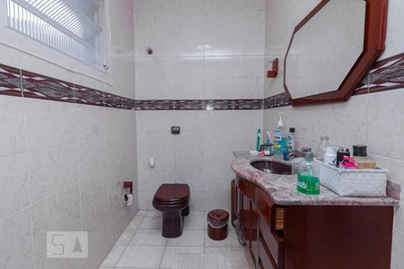 Casa à venda com 200m², 3 quartos e 3 vagasBanheiro da Suíte