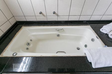 Casa à venda com 260m², 4 quartos e 3 vagasBanheira