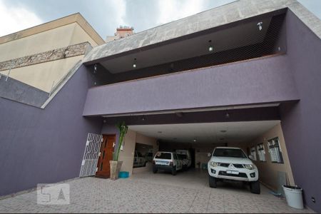 Casa à venda com 481m², 4 quartos e 8 vagas Casa à venda com 481m², 4 quartos e 8 vagasFachada
