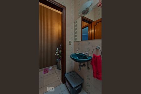 Casa à venda com 481m², 4 quartos e 8 vagas Casa à venda com 481m², 4 quartos e 8 vagasBanheiro Social