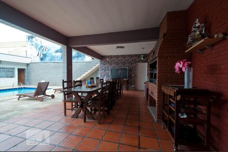 Casa à venda com 481m², 4 quartos e 8 vagas Casa à venda com 481m², 4 quartos e 8 vagasChurrasqueira