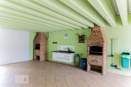 Apartamento para alugar com 60m², 2 quartos e 1 vaga Apartamento para alugar com 60m², 2 quartos e 1 vagaÁrea comum - Churrasqueira