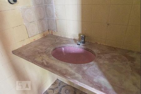 Casa à venda com 290m², 4 quartos e 2 vagas Casa à venda com 290m², 4 quartos e 2 vagasBanheiro de Serviço