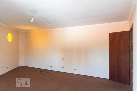 Casa à venda com 290m², 4 quartos e 2 vagas Casa à venda com 290m², 4 quartos e 2 vagasQuarto 4