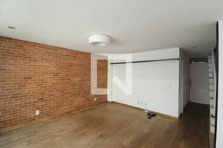 Sala de casa de condomínio para alugar com 3 quartos, 101m² em Praia da Bandeira, Rio de Janeiro