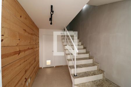 Sala de casa de condomínio para alugar com 3 quartos, 101m² em Praia da Bandeira, Rio de Janeiro