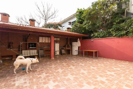 Casa à venda com 135m², 5 quartos e 2 vagas Casa à venda com 135m², 5 quartos e 2 vagasQuintal