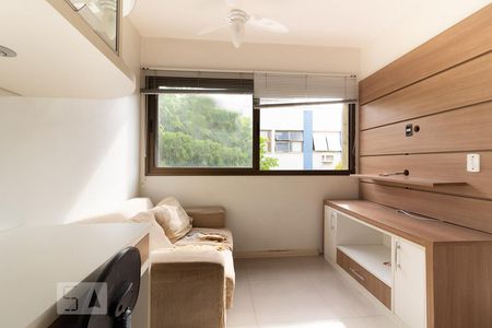 Sala de apartamento para alugar com 1 quarto, 40m² em Centro Histórico, Porto Alegre