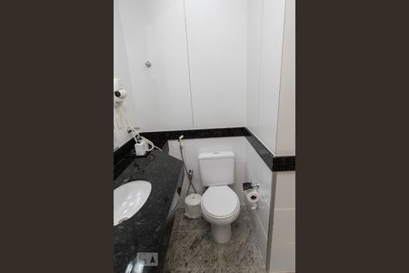 Studio à venda com 120m², 2 quartos e 1 vaga Studio à venda com 120m², 2 quartos e 1 vagaBanheiro da Suíte