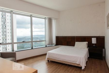 Studio à venda com 120m², 2 quartos e 1 vaga Studio à venda com 120m², 2 quartos e 1 vagaSuite