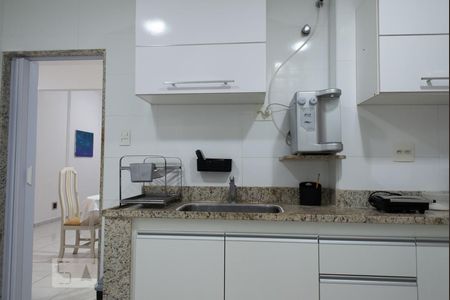 Apartamento para alugar com 113m², 3 quartos e sem vaga Apartamento para alugar com 113m², 3 quartos e sem vagaCozinha - armários