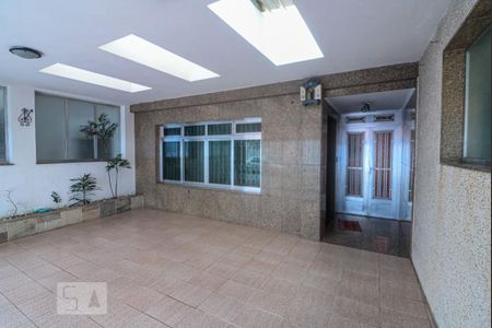 Casa à venda com 180m², 3 quartos e 2 vagas Casa à venda com 180m², 3 quartos e 2 vagasGaragem
