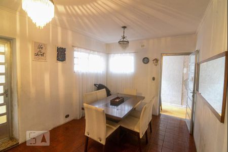 Casa à venda com 180m², 3 quartos e 2 vagas Casa à venda com 180m², 3 quartos e 2 vagasSala de Jantar