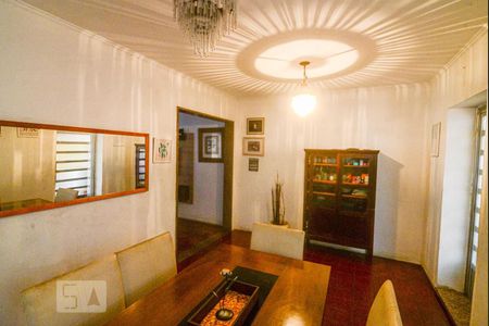 Casa à venda com 180m², 3 quartos e 2 vagas Casa à venda com 180m², 3 quartos e 2 vagasSala de Jantar