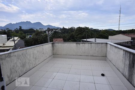 Casa de condomínio à venda com 230m², 4 quartos e 3 vagasVaranda do Quarto 4